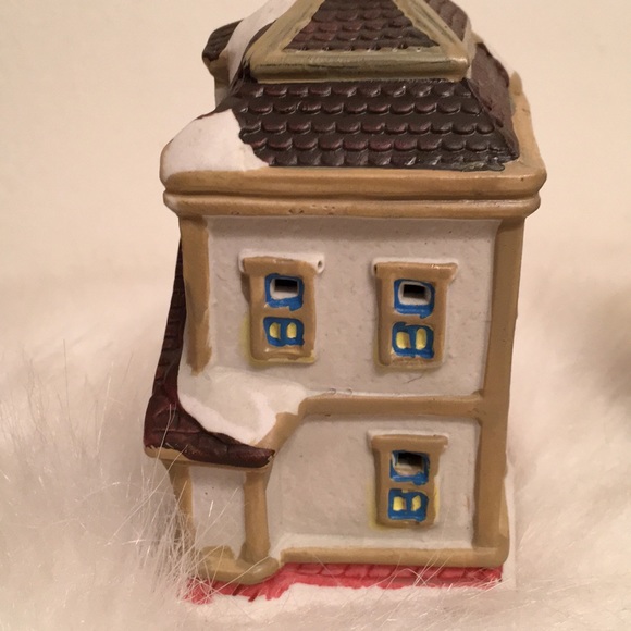 Porcelain Township Hardware Store - Picture 4 of 7